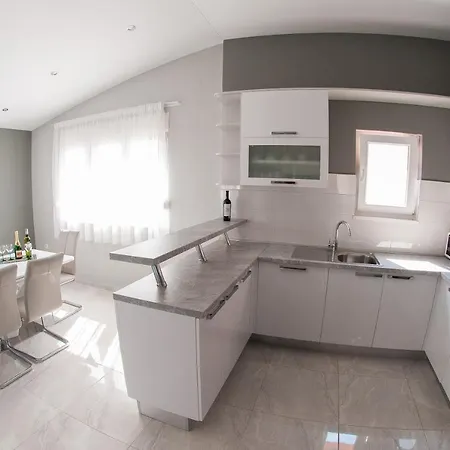 Anita Guest house 3*